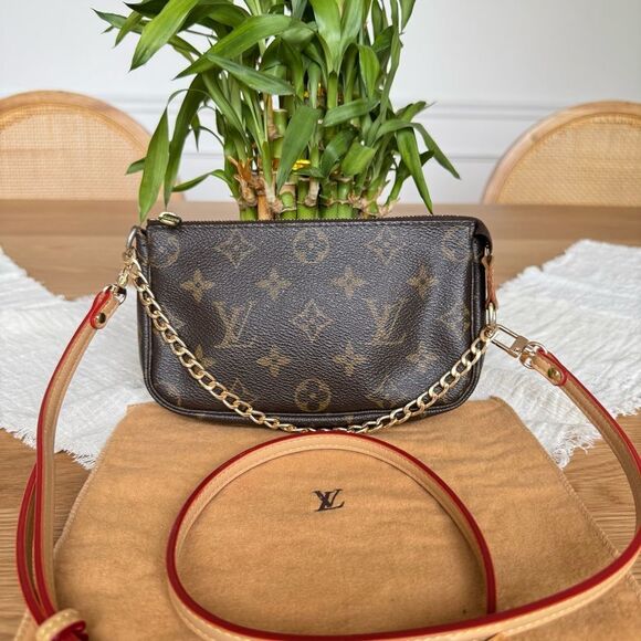 ✅AUTHENTIC✅LOUIS VUITTON POCHETTE ACCESSORIES CROSSBODY BAG - Picture 1 of 13